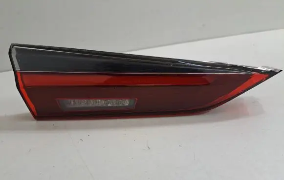 Tailgate rear/tail lights