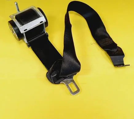 Opel Vectra B Front seatbelt 24433920