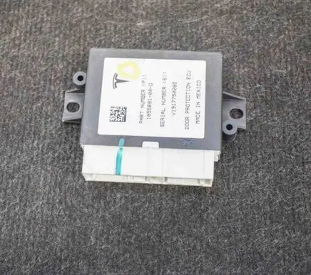 Tesla Model X Door control unit/module 105589100D
