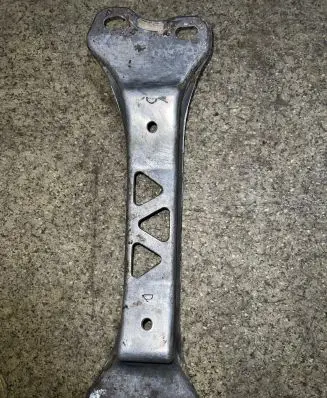 BMW 5 E34 Gearbox mounting bracket 1137184