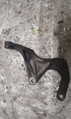 Volvo XC90 Engine mounting bracket 30735708 BQ2DA