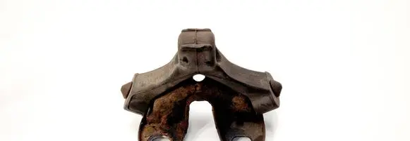 Volkswagen PASSAT CC Muffler mount bracket/holder 6Q0253147