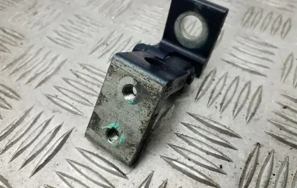 Skoda Octavia Mk2 (1Z) Rear door upper hinge 1Z0833412B