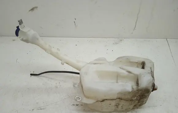Alfa Romeo 159 Windshield washer fluid reservoir/tank