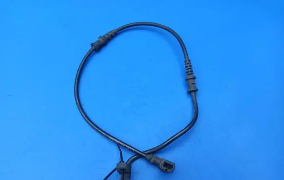 Mercedes-Benz C W203 ABS brake wheel speed sensor A2035400417 2105407681