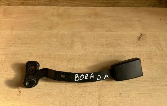 Volkswagen Bora Front seatbelt buckle 1J4857756E