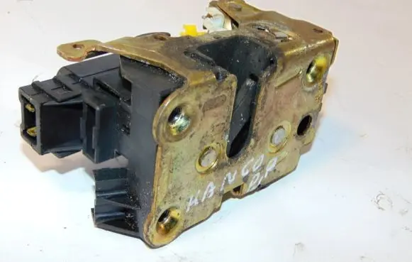 Renault Kangoo I Front door lock 7701046800