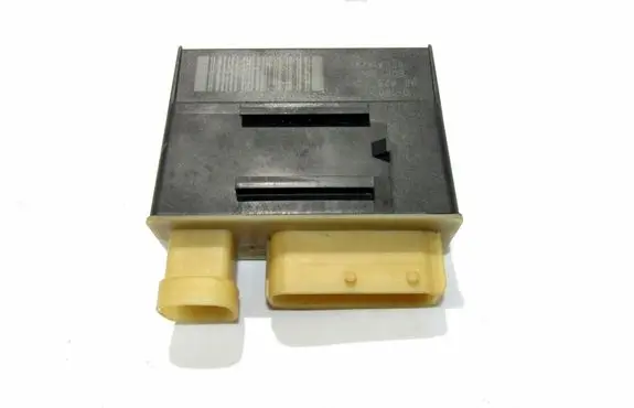 Peugeot 3008 I Glow plug pre-heat relay 9662570880
