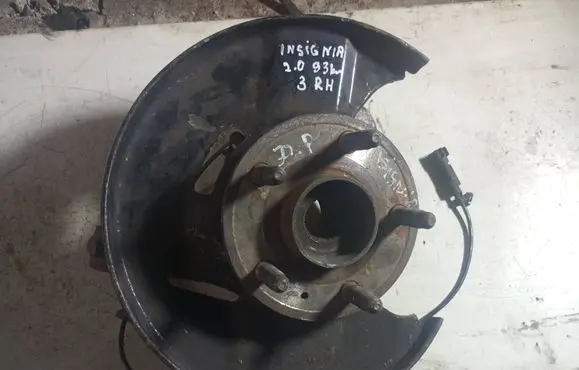 Opel Insignia A Front wheel hub spindle knuckle