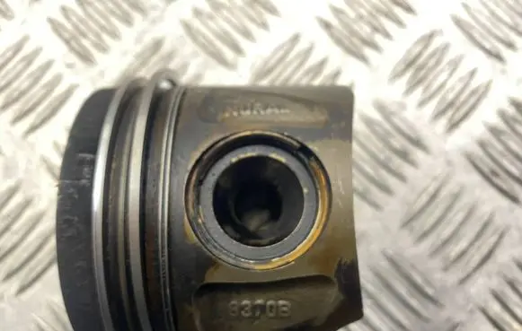 Piston