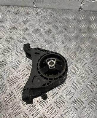 Opel Insignia A Engine mount bracket 13227769