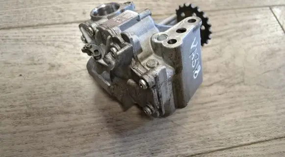 Renault Master III Oil pump 150009761R