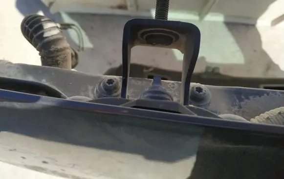 Renault Laguna III Tailgate/trunk/boot hinge