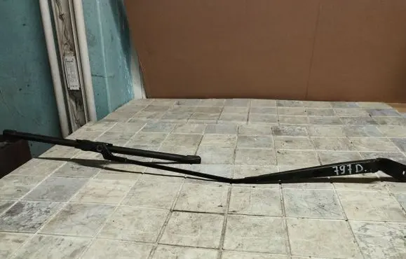 Volkswagen Polo IV 9N3 Front wiper blade arm 6Q1955410C