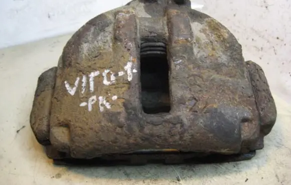 Mercedes-Benz Vito Viano W638 Front brake caliper