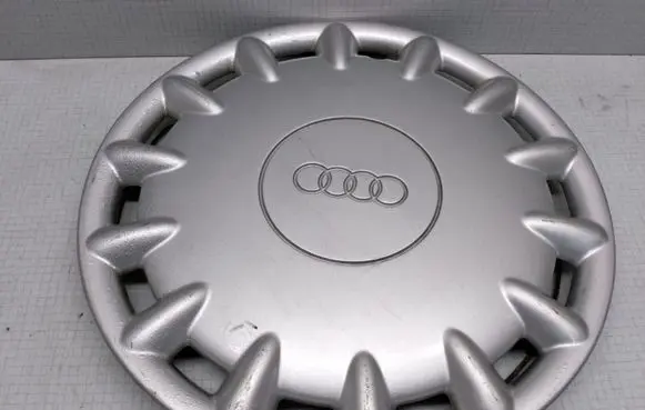 Audi A6 S6 C5 4B R15 wheel hub/cap/trim 8D0601147B