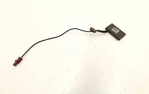 Mercedes-Benz A W176 Aerial antenna amplifier A2469054201