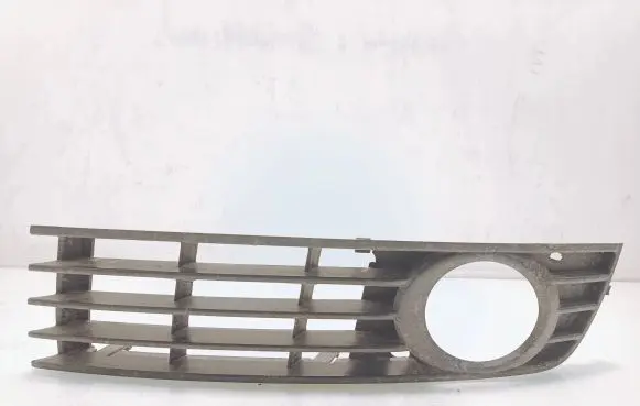 Audi A4 S4 B6 8E 8H Front bumper lower grill 8E0807681