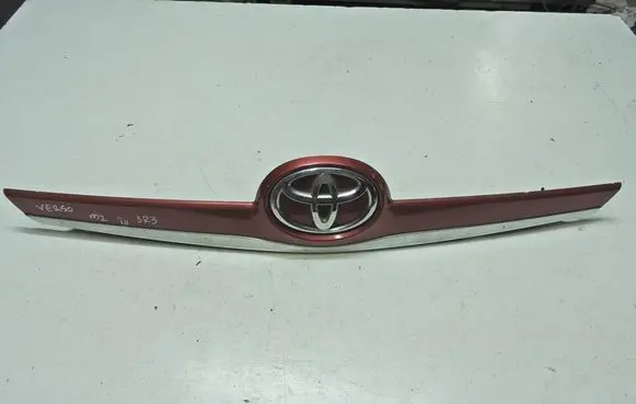 Toyota Verso Trunk door license plate light bar 76811-0F090 EK1865 768110F100