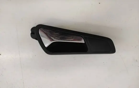 Volkswagen PASSAT B6 Front door interior handle 3C1837114