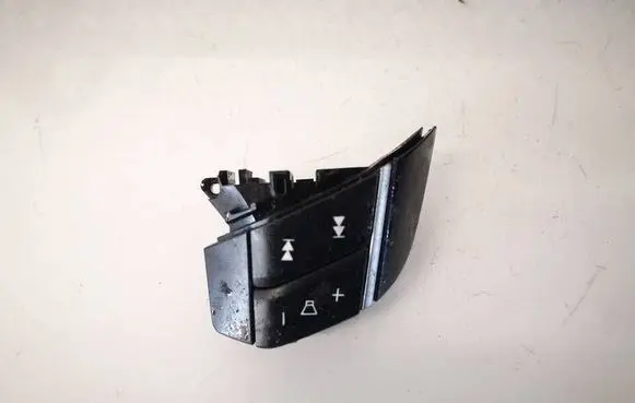 Volvo S60 Steering wheel buttons/switches 30710707