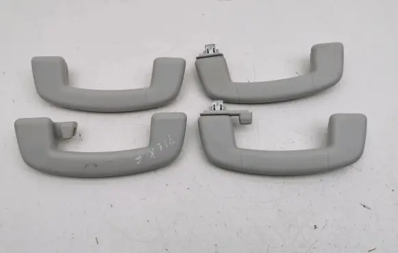 Volkswagen T-Roc A set of handles for the ceiling 