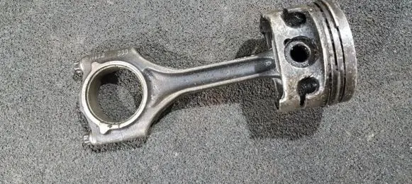 BMW 5 E39 Piston with connecting rod 1432800