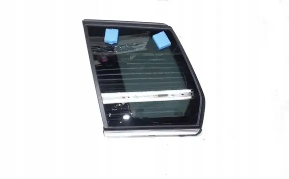 Mercedes-Benz GLK (X204) Rear side window 2046702712