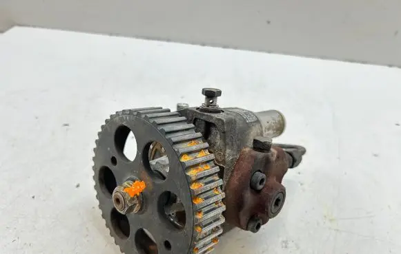 Opel Meriva A Fuel injection high pressure pump 8973138624