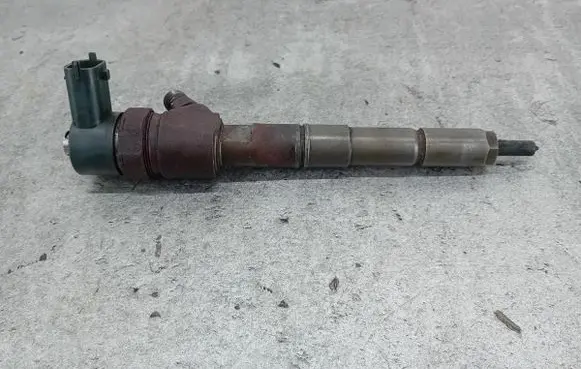 Opel Zafira B Fuel injector 0445110159