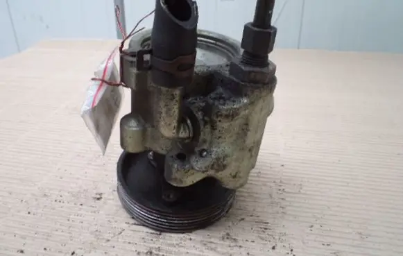 Renault Megane I Power steering pump