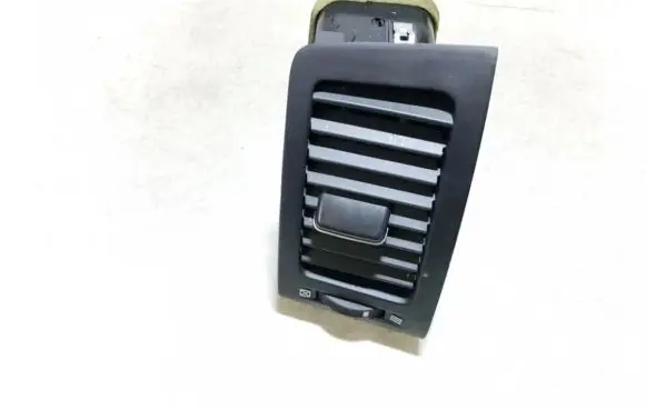 Toyota Corolla Verso E121 Dash center air vent grill