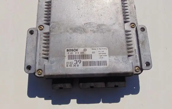 Citroen C5 Engine control unit/module 0281010885