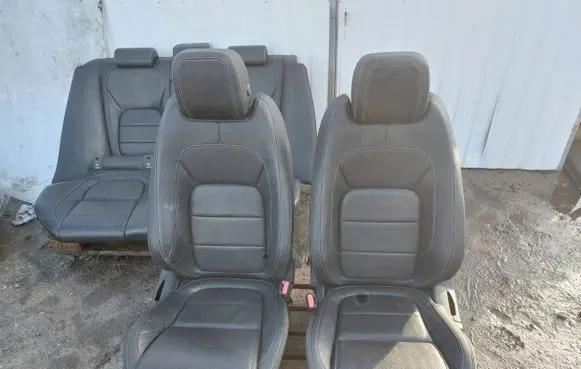 Jaguar XE Front double seat 