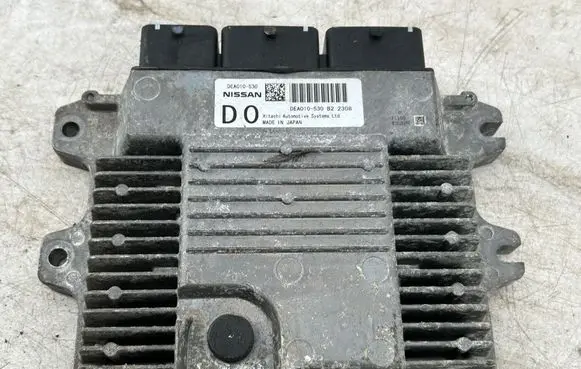 Nissan Juke I F15 Engine control unit/module DEA010530