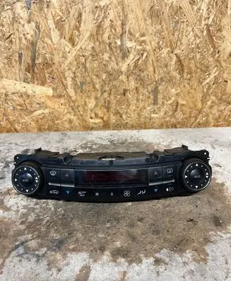 Mercedes-Benz E W211 Climate control unit 2118300685 00050902
