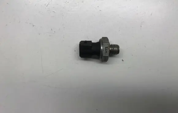 BMW 3 E30 Oil pressure sensor 1730578