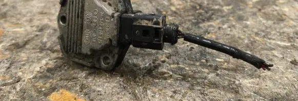 Volkswagen PASSAT B5.5 Oil pressure sensor 