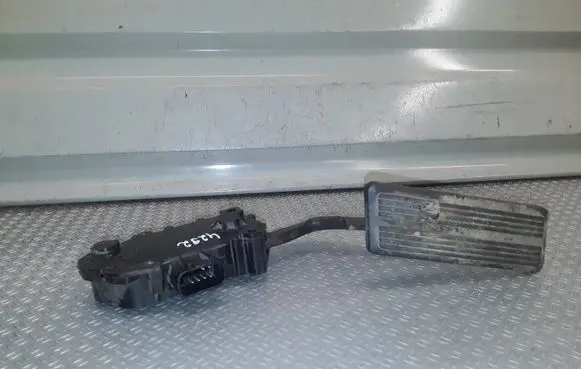 Chrysler Voyager Accelerator throttle pedal 034PE4206