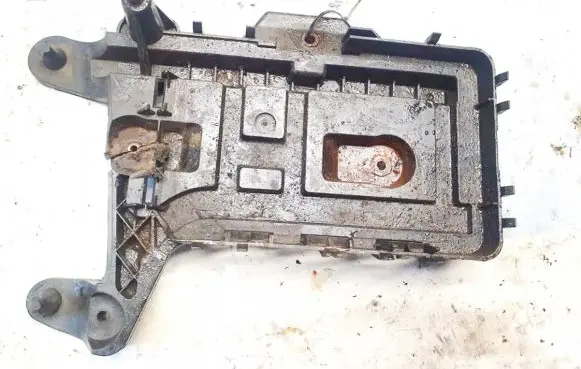 Battery box tray