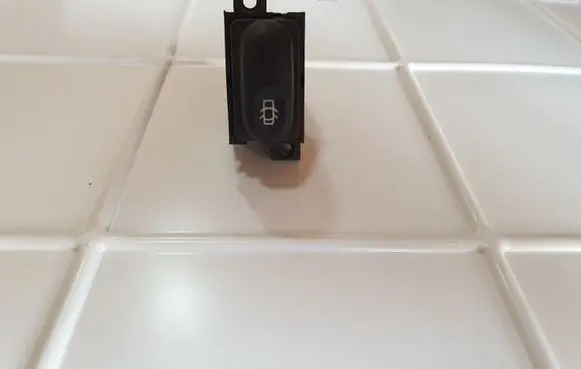 Renault Kangoo I Central locking switch button 7700845435