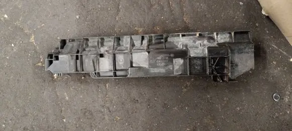 BMW 3 E90 E91 Radiator mount bracket 17107524914