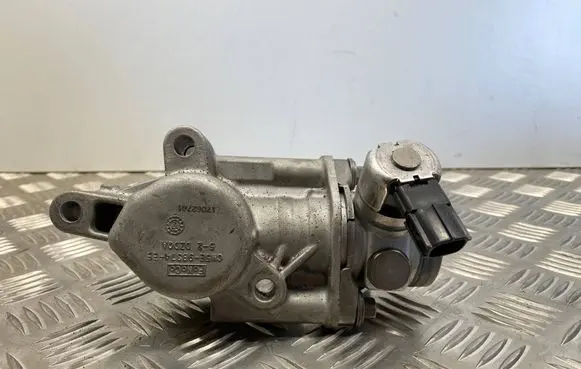 Ford Focus Fuel injection high pressure pump CM5E9D376DA CM5E9B374EE