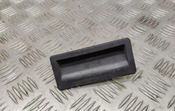 Tailgate opening switch