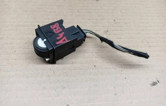 Audi A4 S4 B8 8K Headlight level height control switch 8K0941301A