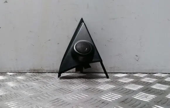Front door high frequency speaker