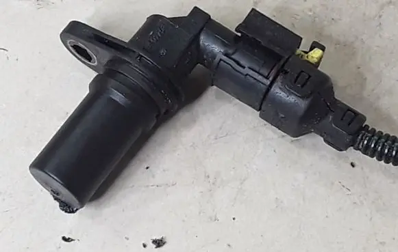 Opel Corsa D Crankshaft position sensor 73502752