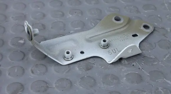 Nissan Qashqai J12 Fender mounting bracket 641C36UA0AJ12 641C36UA0A