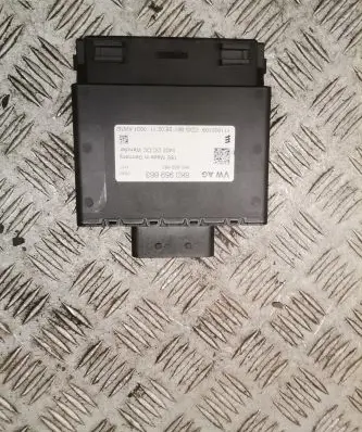 Audi A3 S3 8P Voltage converter/converter module 8k0959663