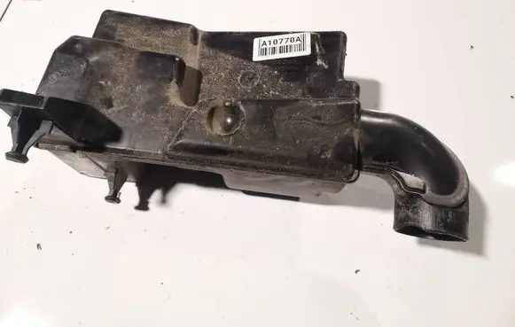 Renault Scenic II - Grand scenic II Intake resonator 8200233761 8200231858